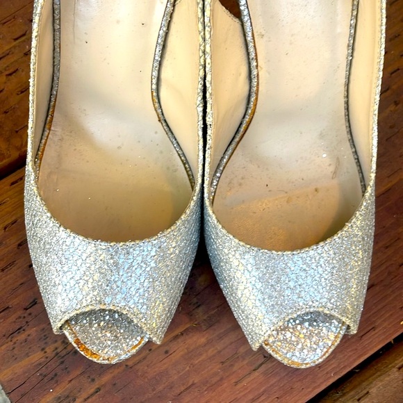 PREVIEW INTERNATIONAL SILVER METALLIC DRESSY HIGH HEELS - Picture 7 of 9